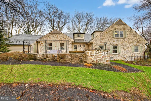 $950,000 | 2011 Sycamore Street, Bethlehem, PA 18017