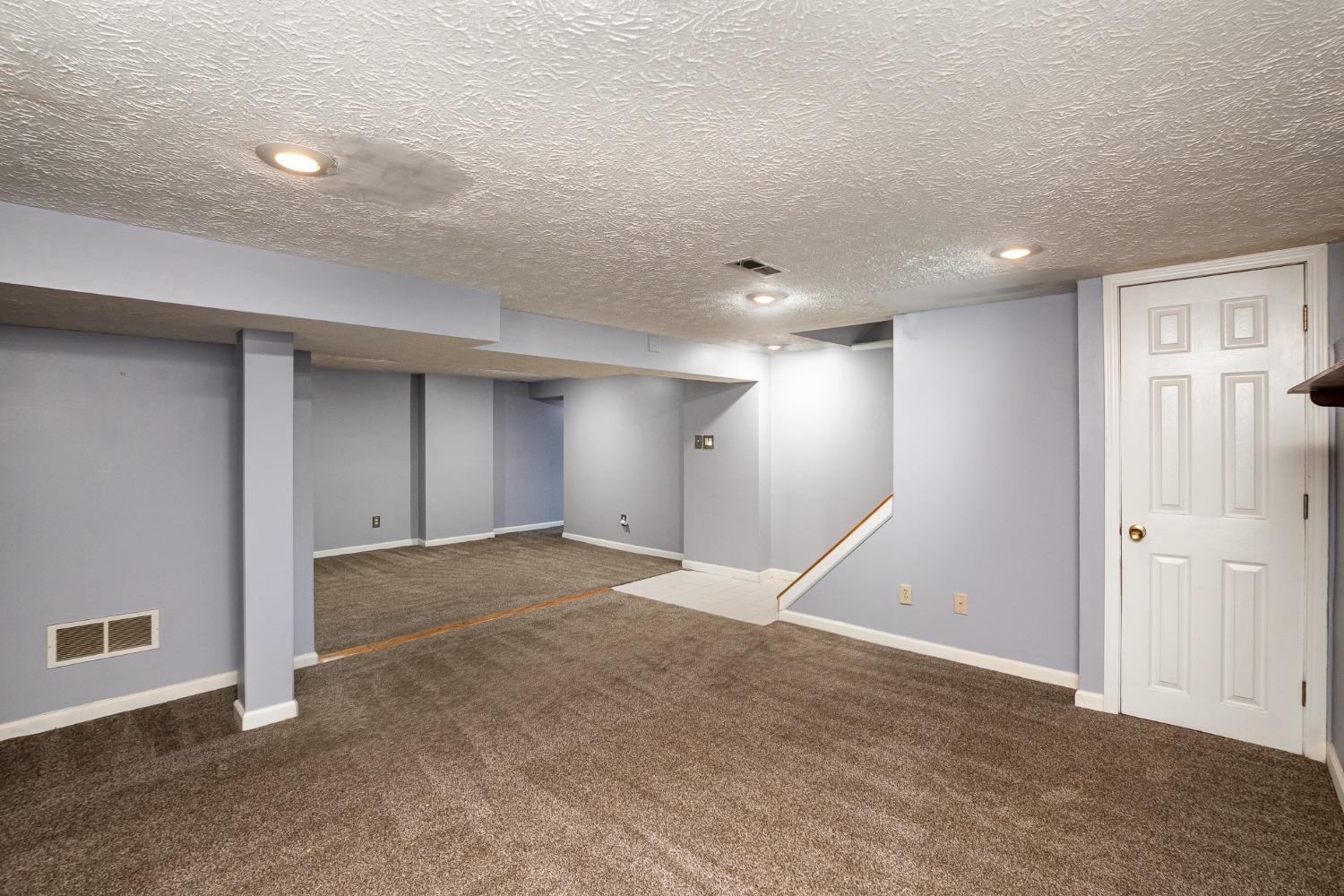 3000 Crest Road Cincinnati, OH 45251 - Photo 16 of 28