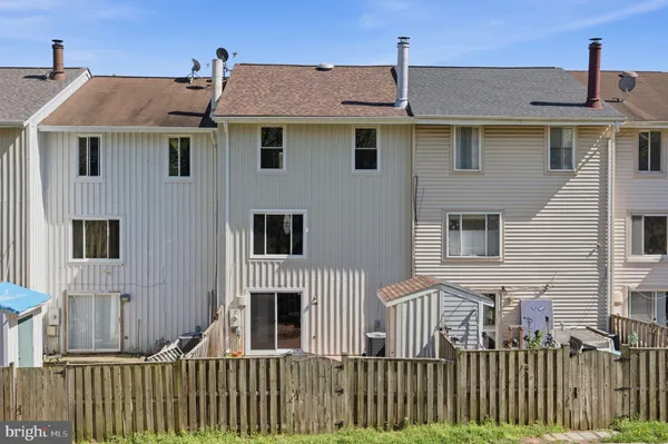 $525,000 | 13315 Aiken Place, Herndon, VA 20170
