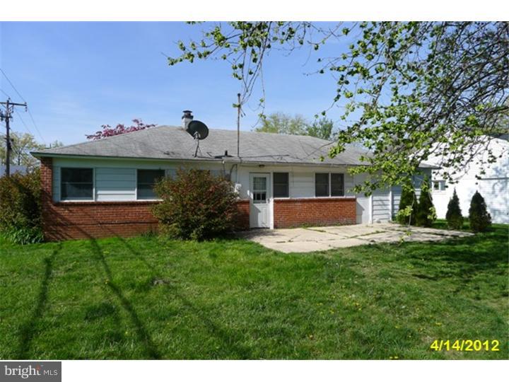 209 Oaktree Road Norristown, PA 19401 - Photo 4 of 15 Gallery Image 4