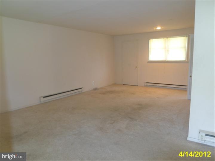 209 Oaktree Road Norristown, PA 19401 - Photo 7 of 15 Gallery Image 7