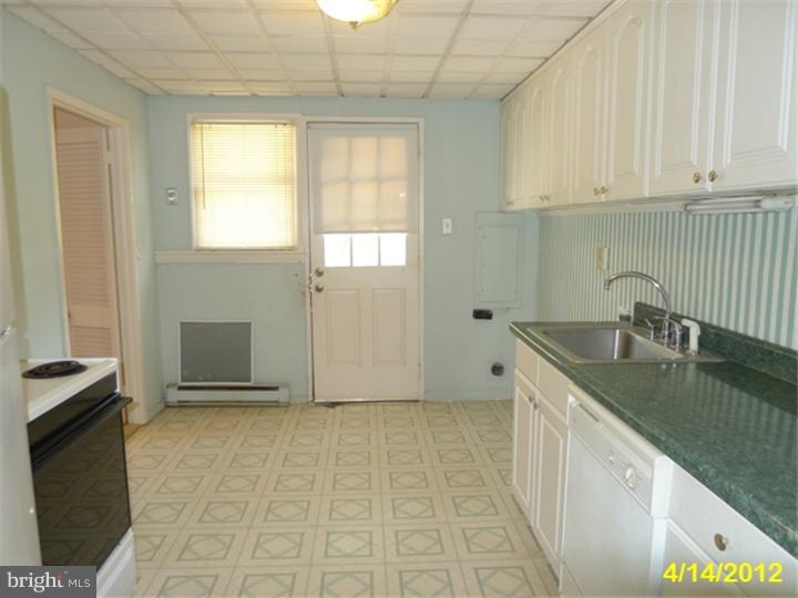 209 Oaktree Road Norristown, PA 19401 - Photo 8 of 15 Gallery Image 8