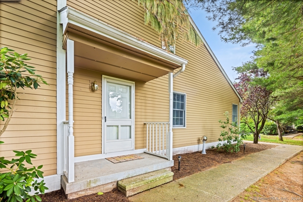 697 South End Road, Unit 5 Southington, CT 06479 - Photo 1 of 1 Exterior front