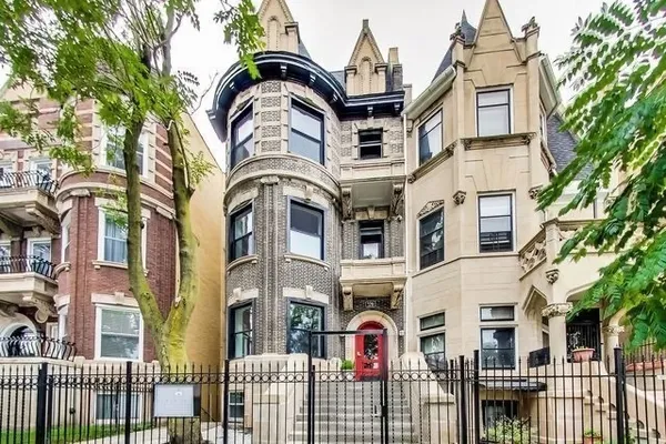 $2,750 | 4516 South King Drive, Unit 3, Chicago, IL 60653