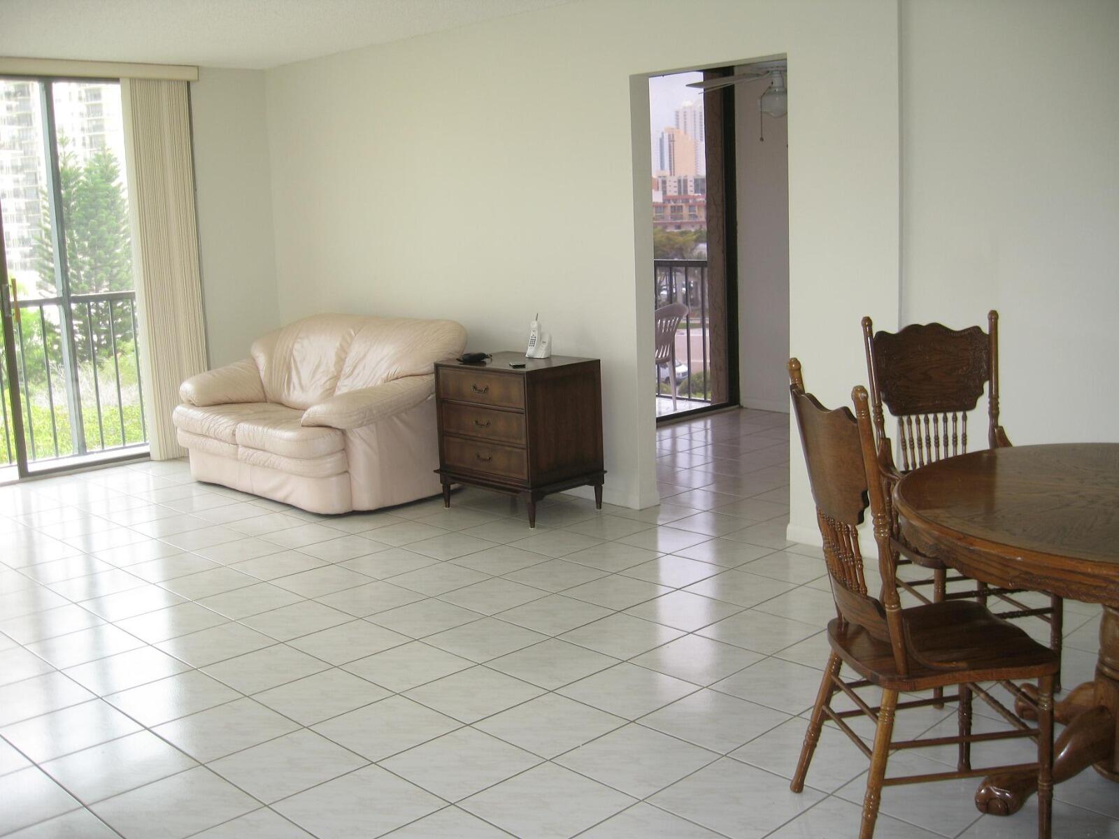 17500 North Bay Road, Unit S508 Sunny Isles Beach, FL 33160 - Photo 6 of 21 WhatsApp Image 2026-06-22 at 16.02.38 (6