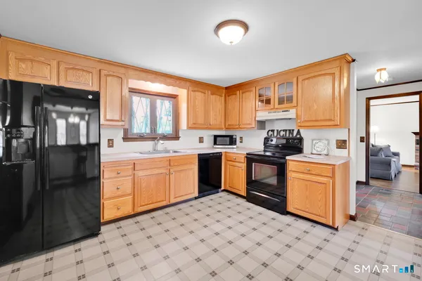 $417,500 | 3 Old Colony Lane, Cromwell, CT 06416