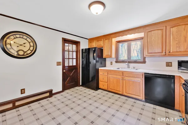 $417,500 | 3 Old Colony Lane, Cromwell, CT 06416