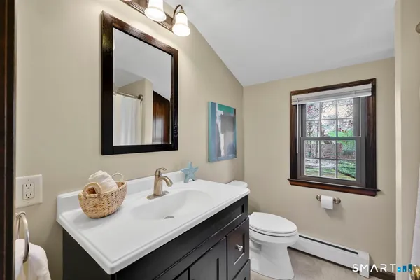 $417,500 | 3 Old Colony Lane, Cromwell, CT 06416