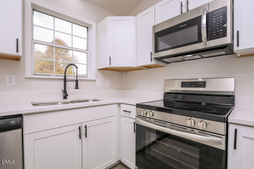 104 Claymont Road Louisburg, NC 27549 - Photo 7 of 15 006-photo-kitchen-14957546