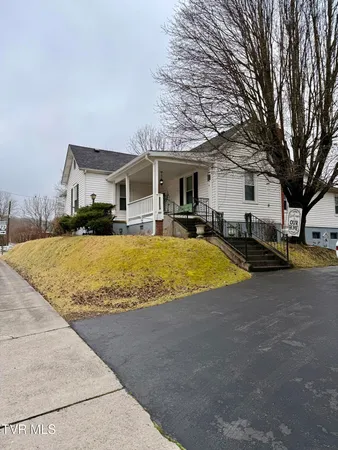 $198,000 | 720 Front Street East, Coeburn, VA 24230