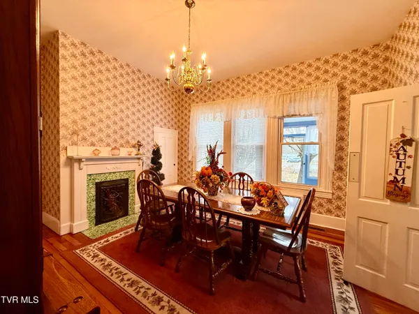 $198,000 | 720 Front Street East, Coeburn, VA 24230