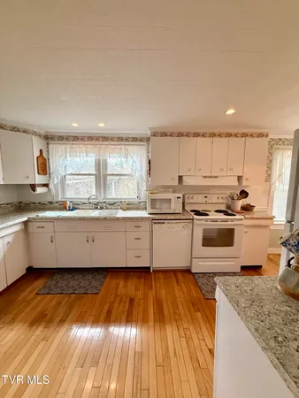 $198,000 | 720 Front Street East, Coeburn, VA 24230