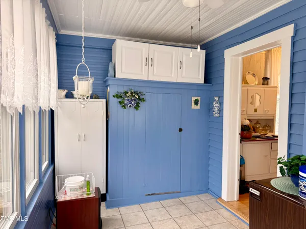$198,000 | 720 Front Street East, Coeburn, VA 24230