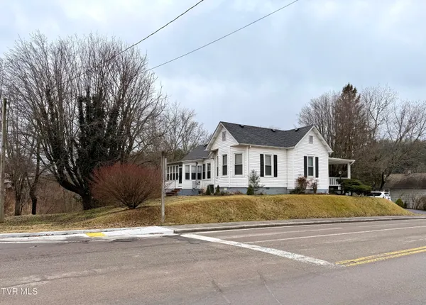 $198,000 | 720 Front Street East, Coeburn, VA 24230