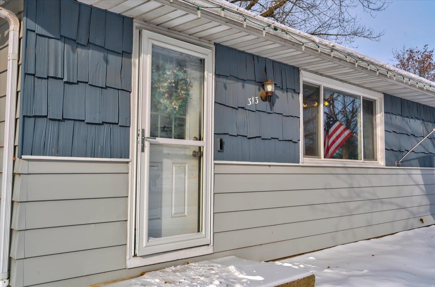 313 North Main Street Poynette, WI 53955 - Photo 5 of 37