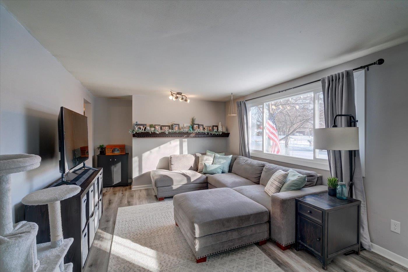 313 North Main Street Poynette, WI 53955 - Photo 6 of 37