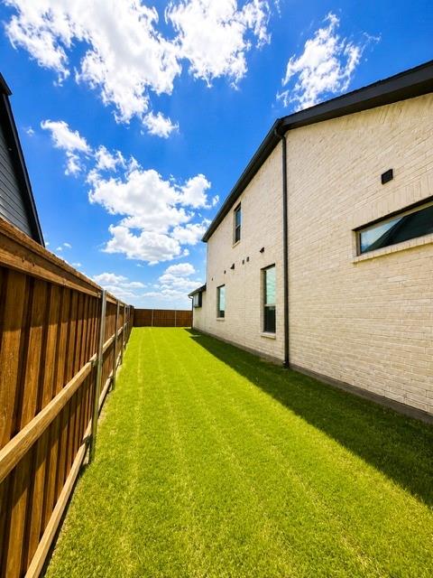 3227 Fisher Road Rockwall, TX 75032 - Photo 21 of 31 Falls Left Side