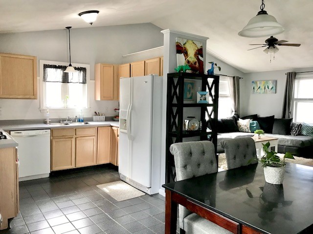 2261 Mendon Road Cumberland, RI 02864 - Photo 4 of 22