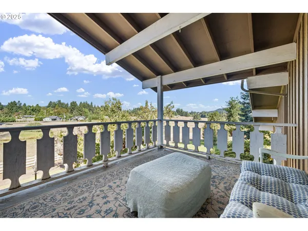 $825,000 | 32313 Green Acres Loop, Cottage Grove, OR 97424