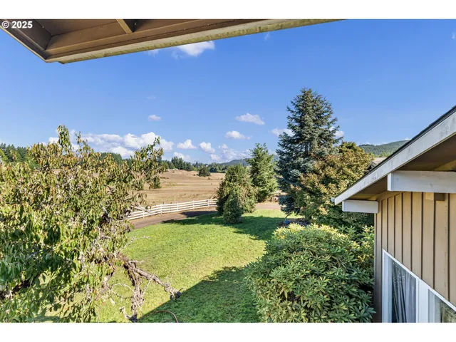 $895,000 | 32313 Green Acres Loop, Cottage Grove, OR 97424