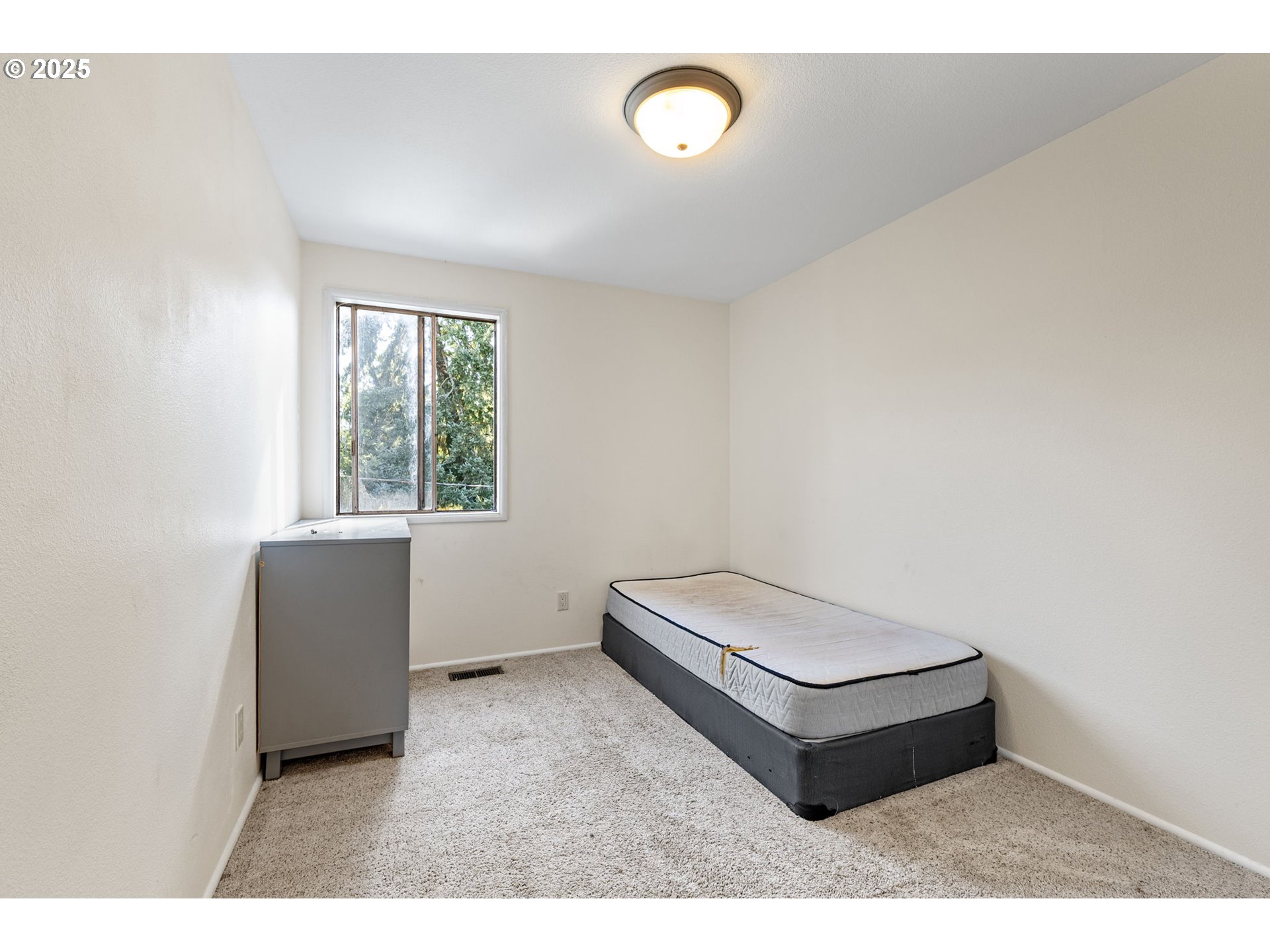 32313 Green Acres Loop Cottage Grove, OR 97424 - Photo 16 of 34