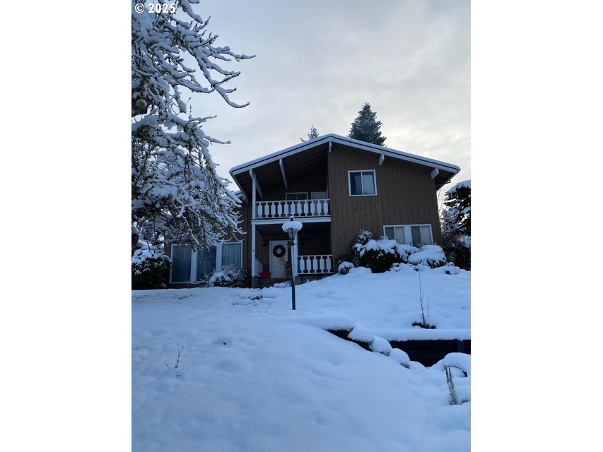 32313 Green Acres Loop Cottage Grove, OR 97424 - Photo 2 of 34