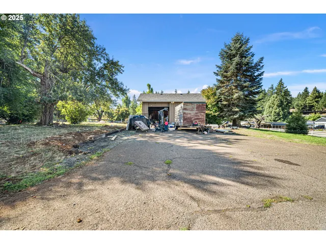 $895,000 | 32313 Green Acres Loop, Cottage Grove, OR 97424