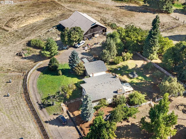 $895,000 | 32313 Green Acres Loop, Cottage Grove, OR 97424