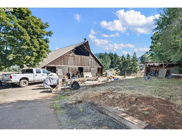 $895,000 | 32313 Green Acres Loop, Cottage Grove, OR 97424