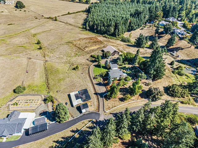 $895,000 | 32313 Green Acres Loop, Cottage Grove, OR 97424