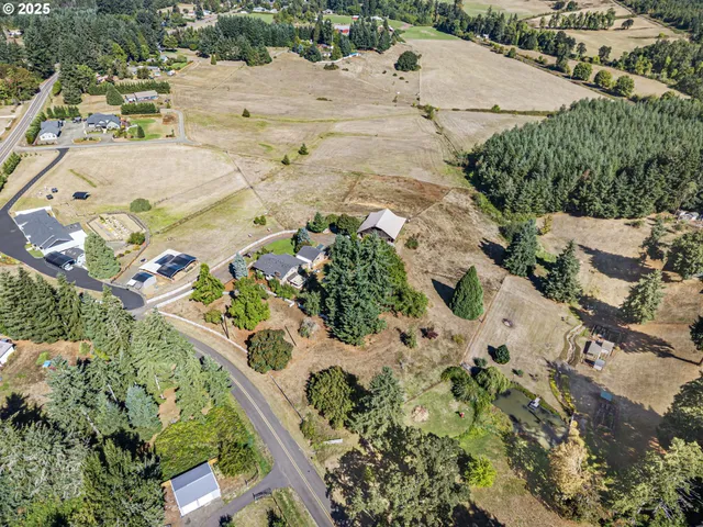 $895,000 | 32313 Green Acres Loop, Cottage Grove, OR 97424