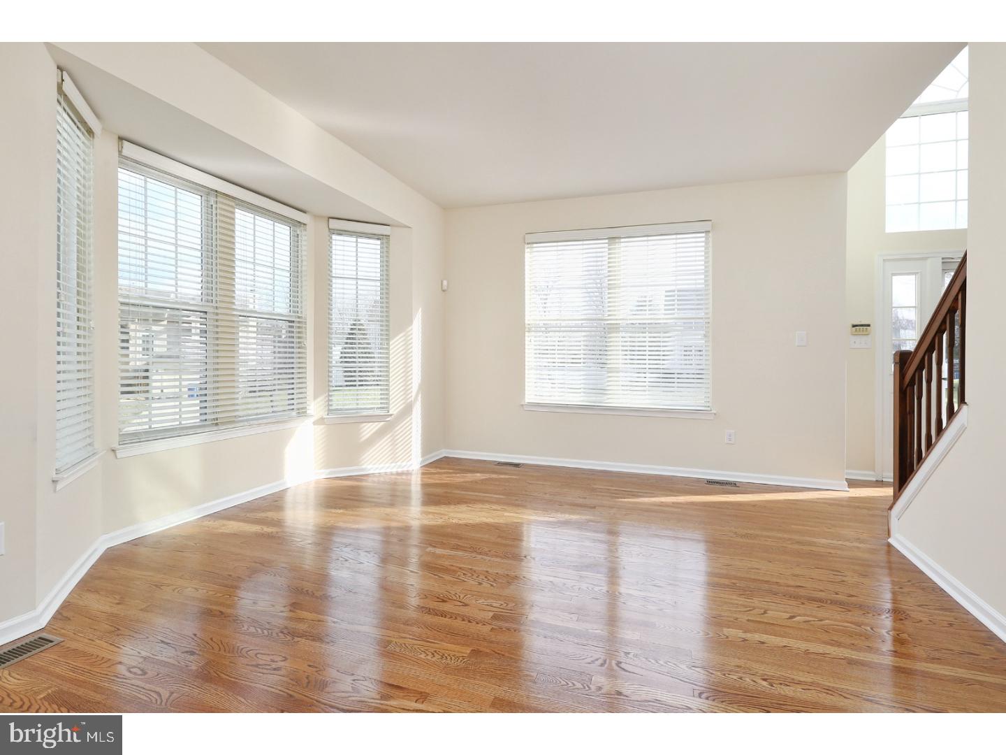 22 Albany Road Marlton, NJ 08053 - Photo 4 of 25 Living Room