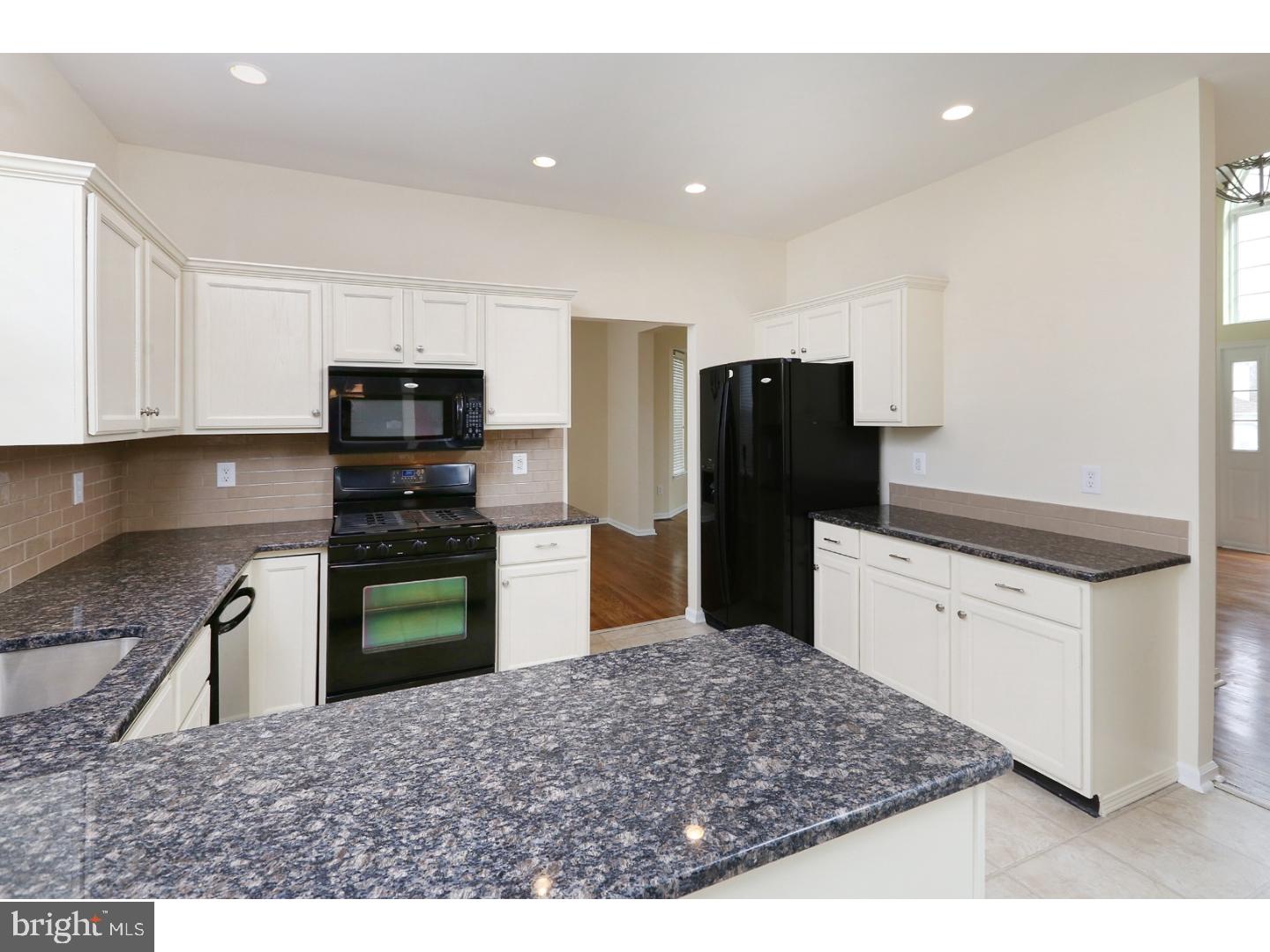 22 Albany Road Marlton, NJ 08053 - Photo 8 of 25 Kitchen