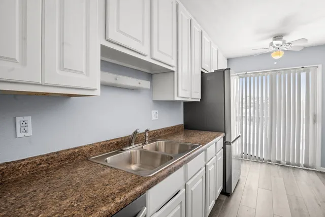 $1,750 | 1995 Tall Oaks Drive, Unit 3B, Aurora, IL 60505