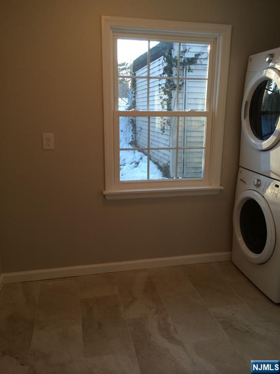 66 Stuart Street, Unit B Waldwick, NJ 07463 - Photo 11 of 11 an empty room with a window
