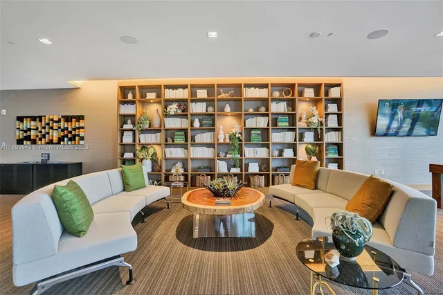 $978,000 | 16385 Biscayne Boulevard, Unit 2901 2, North Miami Beach, FL 33160