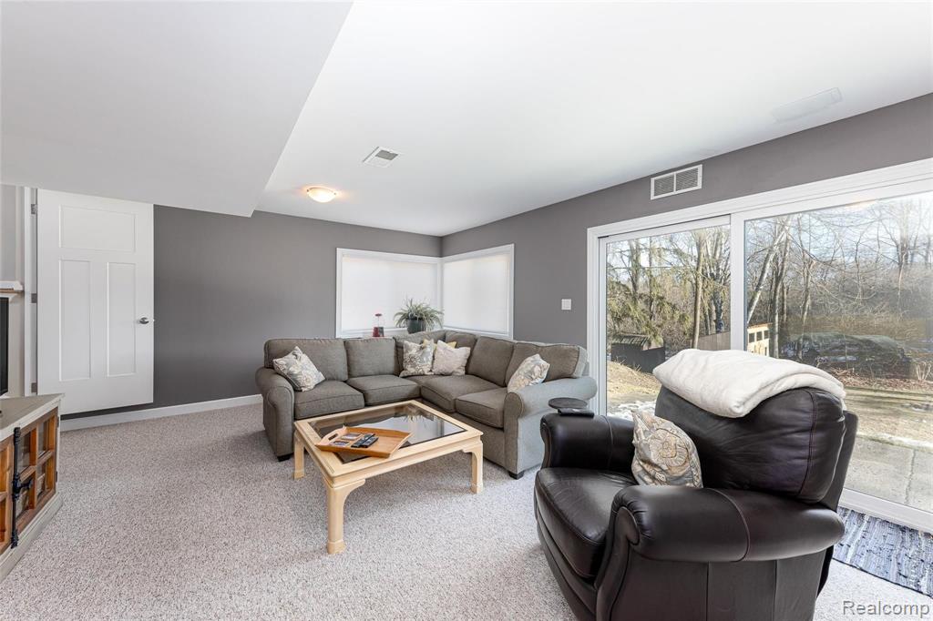 720 Sunset Road Ann Arbor, MI 48103 - Photo 15 of 36