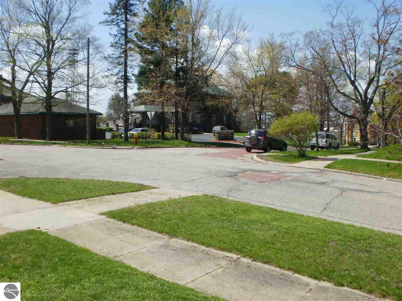 301 East Mason Street Cadillac, MI 49601 - Photo 8 of 26 1792864-7.JPG