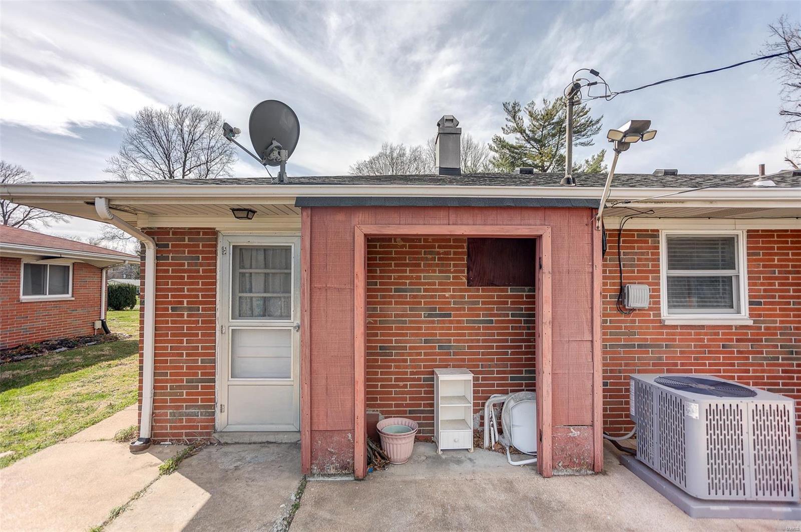928 Werner Road Belleville, IL 62223 - Photo 5 of 28 Gallery Image 5