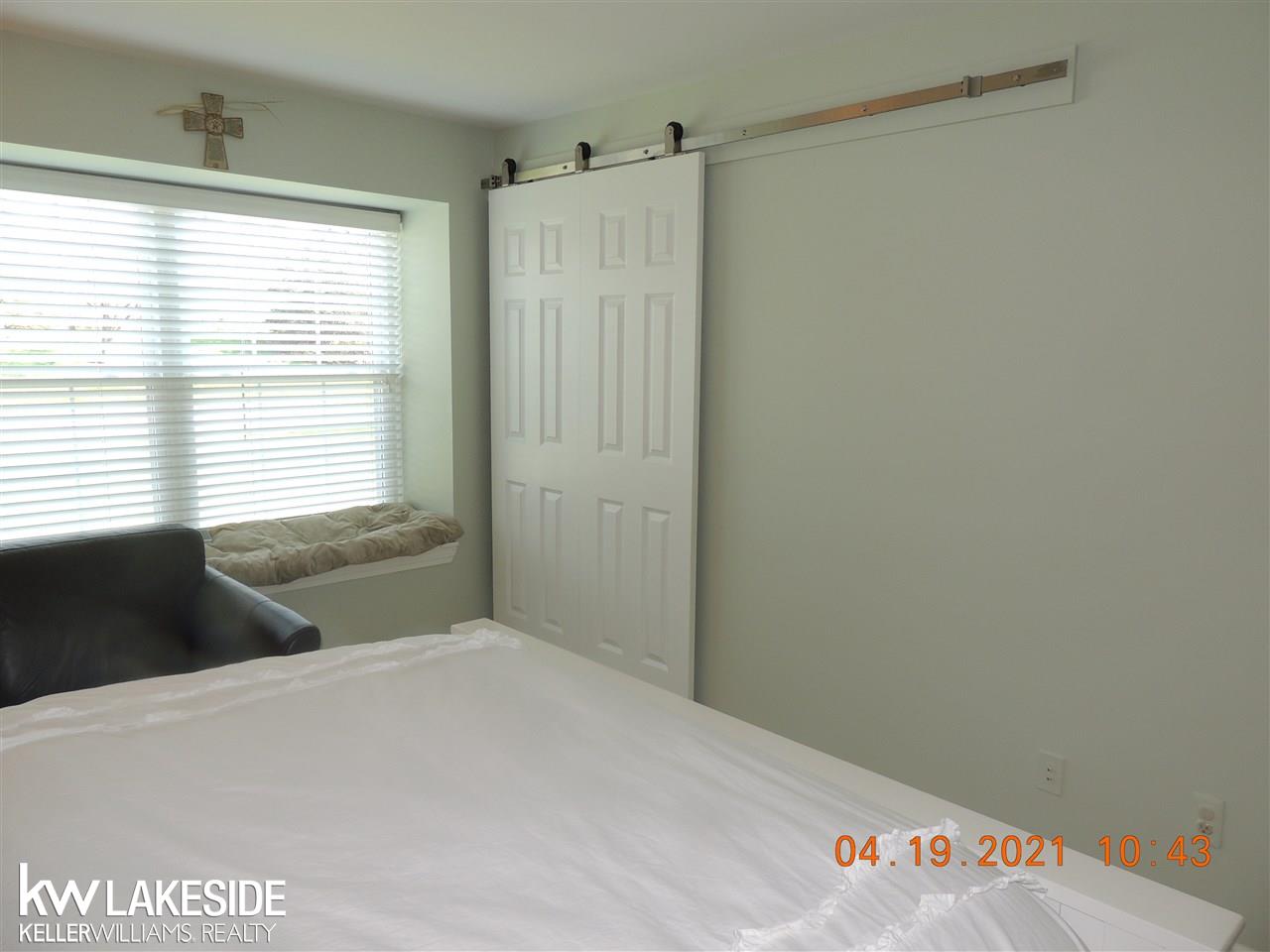 1675 Huntington Park, Unit B Rochester Hills, MI 48309 - Photo 20 of 42