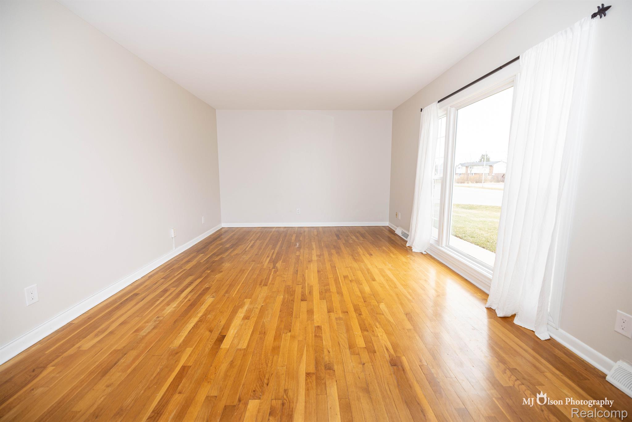 568 Robinson Road Jackson, MI 49203 - Photo 17 of 51 Gallery Image 17