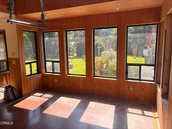 a view of livingroom with furniture