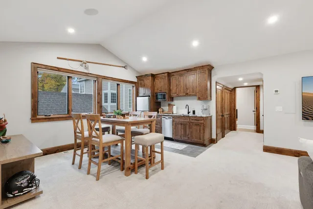 $2,600,000 | 4286 Circle Road, Tonka Bay, MN 55331