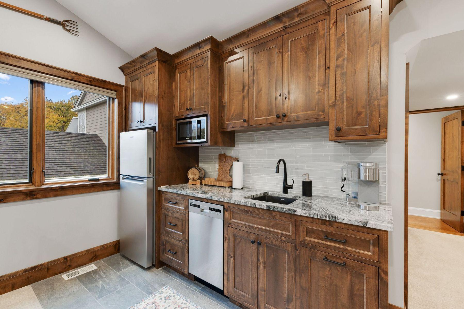 4286 Circle Road Excelsior, MN 55331 - Photo 40 of 69