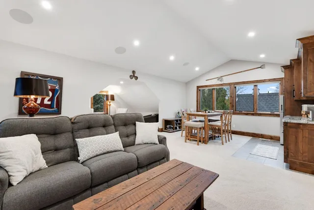 $2,600,000 | 4286 Circle Road, Tonka Bay, MN 55331