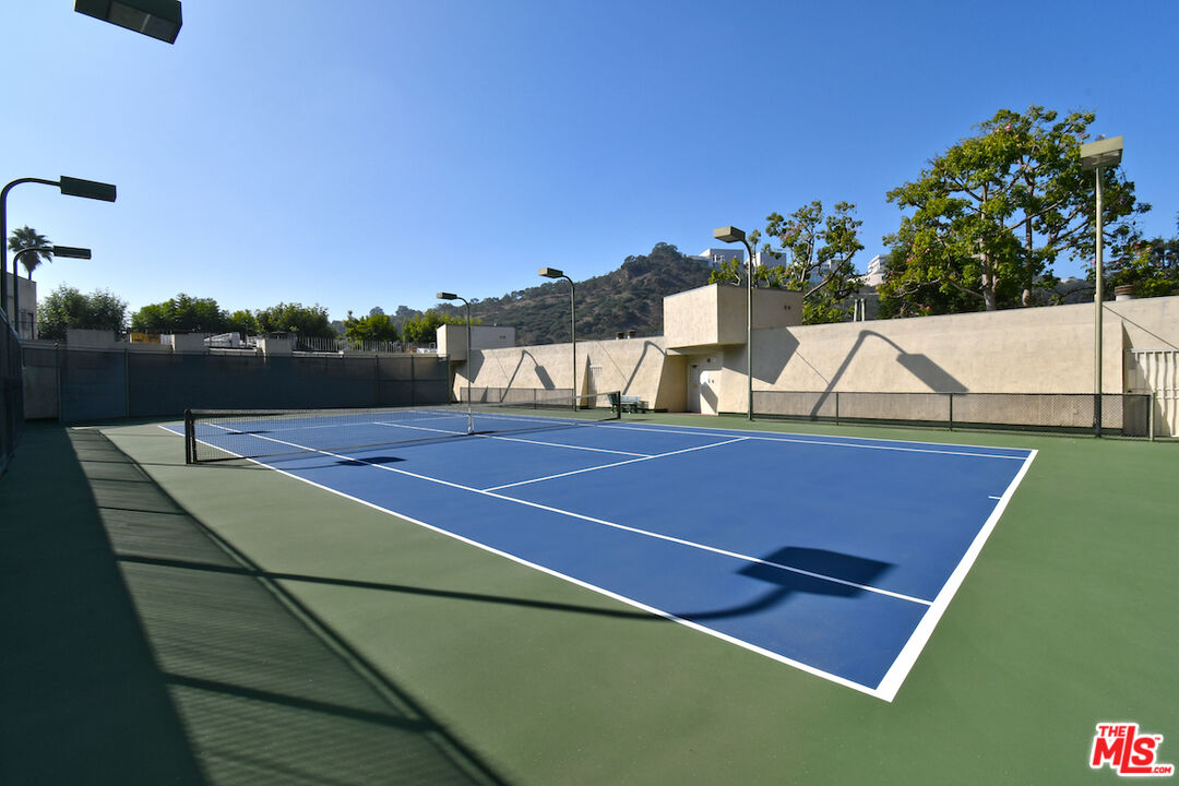 11687 Bellagio Road, Unit 3 Los Angeles, CA 90049 - Photo 2 of 57