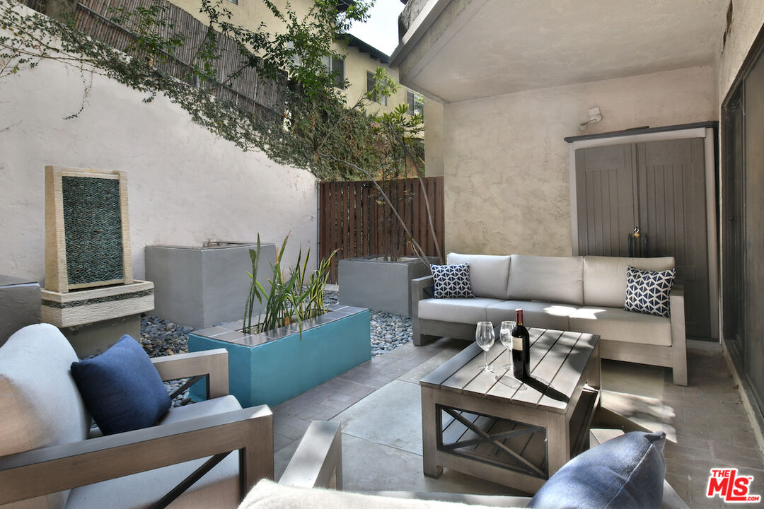 11687 Bellagio Road, Unit 3 Los Angeles, CA 90049 - Photo 35 of 57