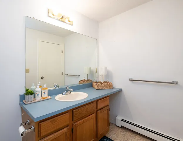 $385,000 | 98 Indian Rock Road, Merrimack, NH 03054