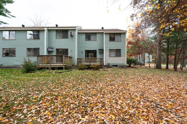 $385,000 | 98 Indian Rock Road, Merrimack, NH 03054