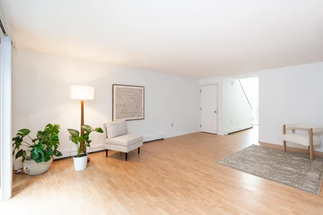 $385,000 | 98 Indian Rock Road, Merrimack, NH 03054